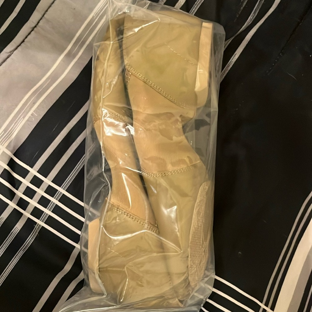 Unisex Jazz shoes, color tan, size 8
